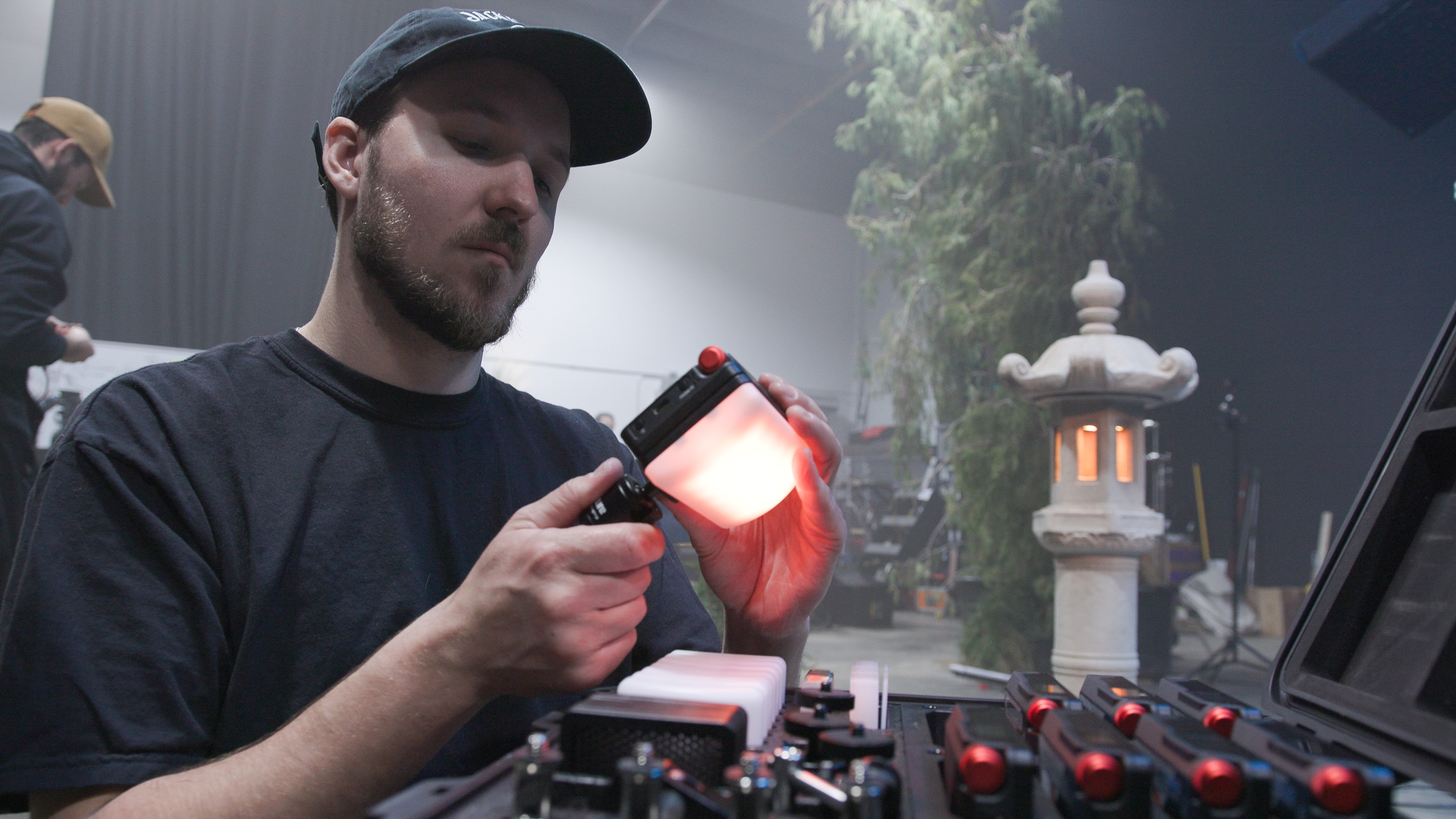 Aputure MC Pro 8-Light KIT  12