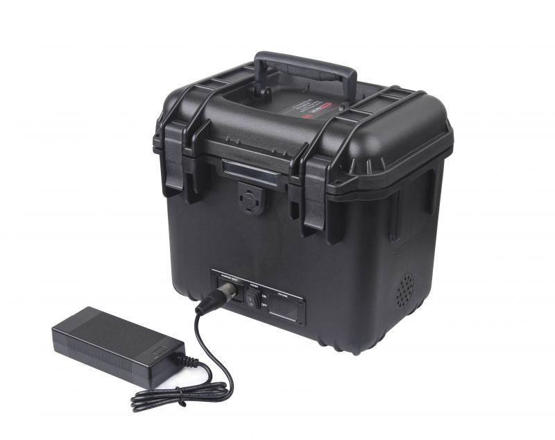 SWIT S-4030 4-Battery Power Station mit 2x24V output 2
