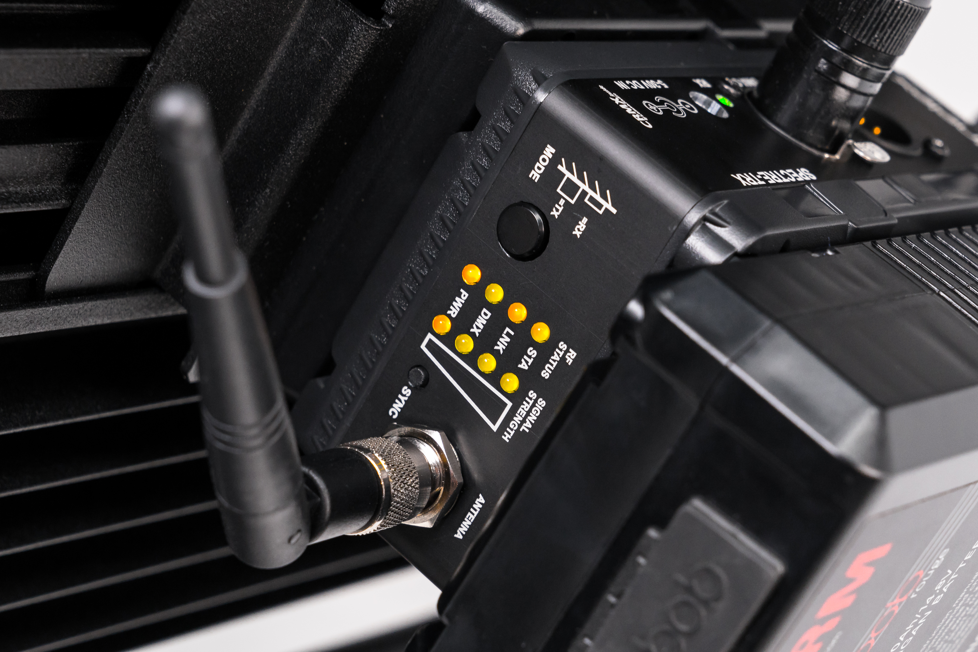 CINELEX TRX Wireless DMX Transmitter & Receiver (V-MOUNT) 10