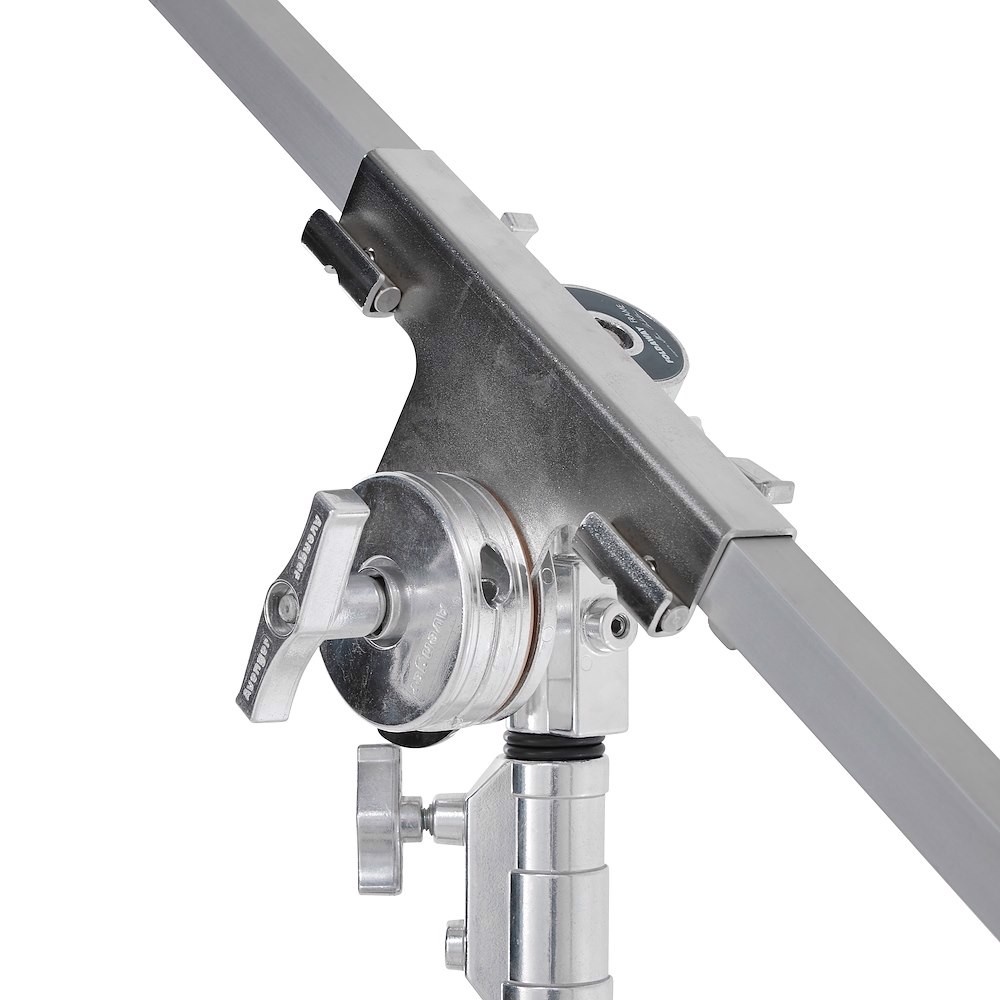 Avenger H2006 Fold Away Frame w/Ears 183 x 183 cm 5