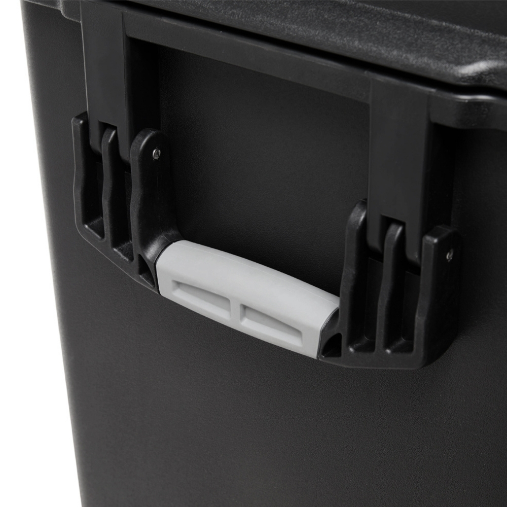 Aputure NOVA II 1x1 Rolling Hard Case 5