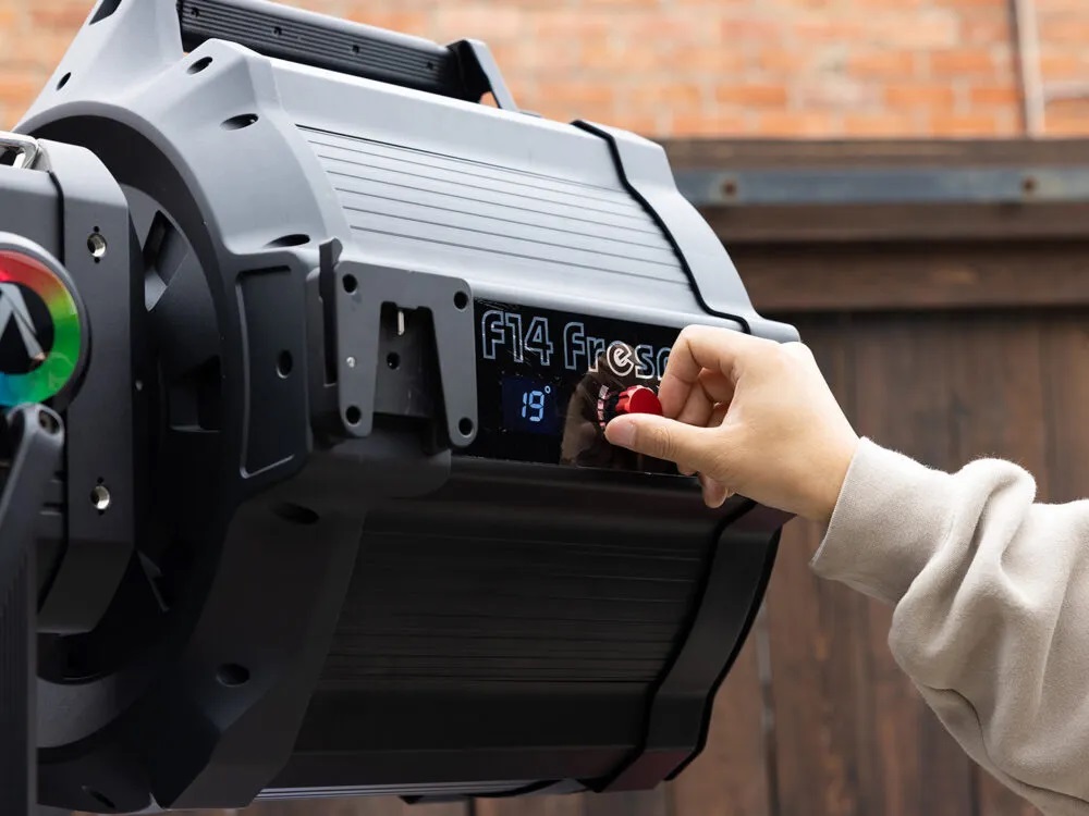 Aputure F14 Fresnel 7