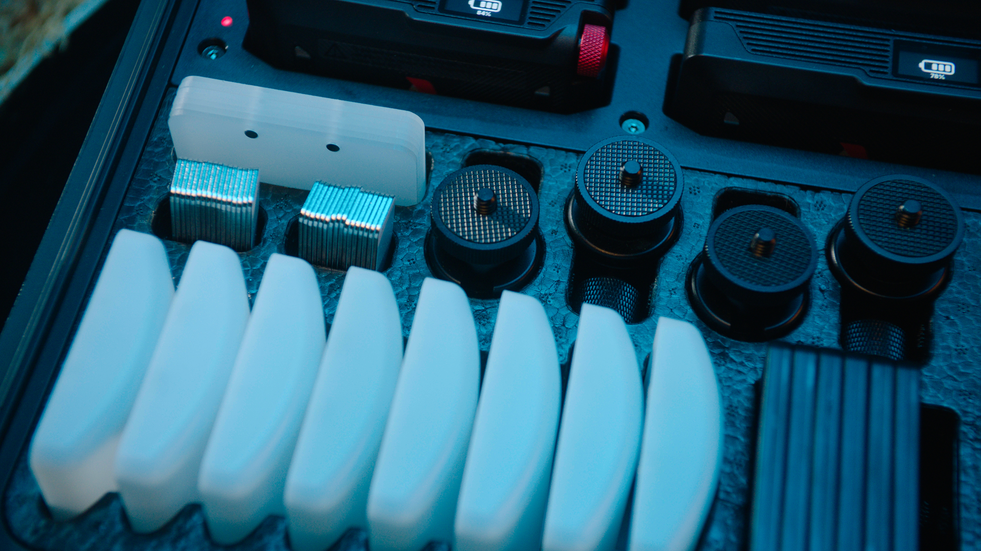 Aputure MC Pro 8-Light KIT  9