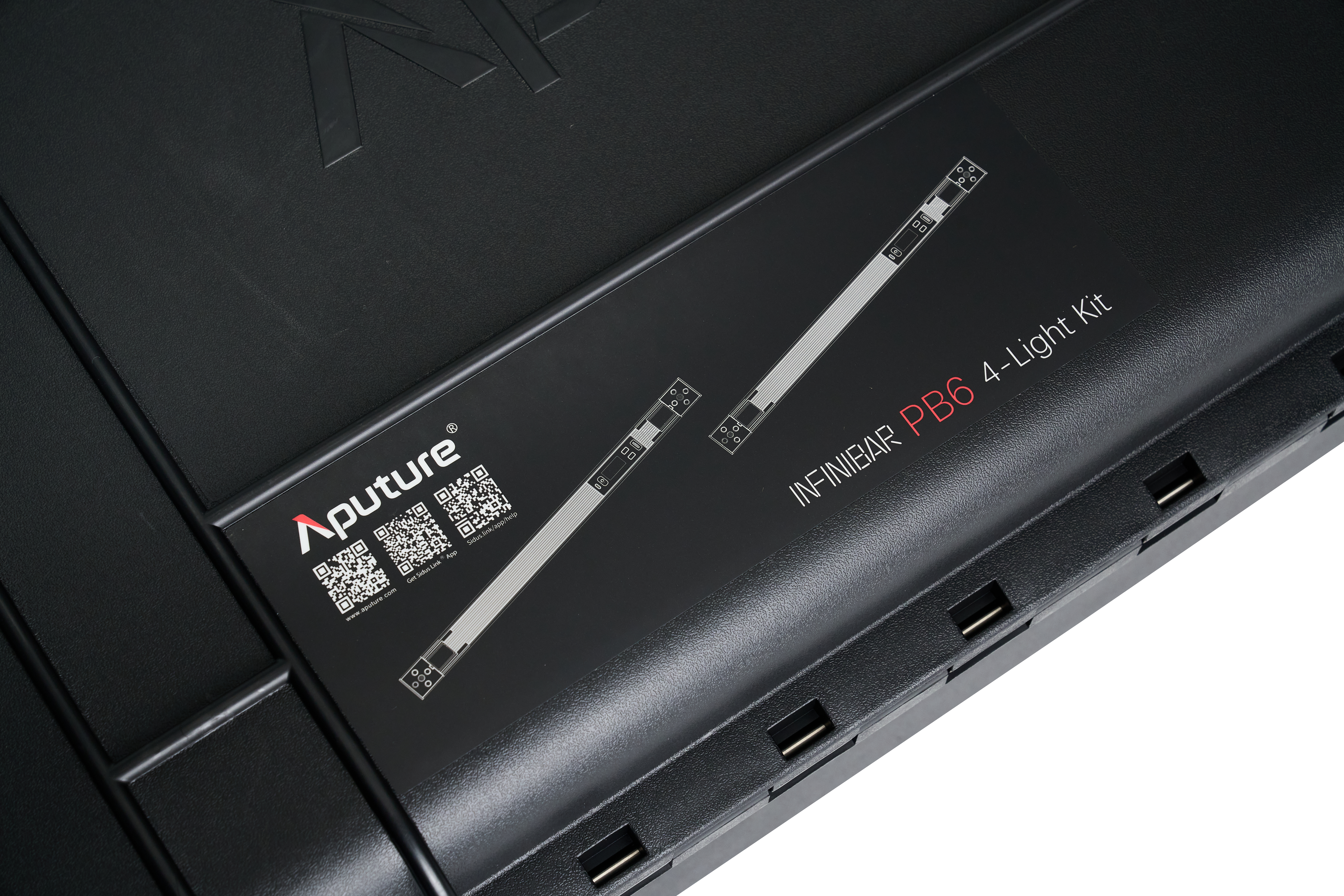 Aputure INFINIBAR PB6 4-Light Rolling Hard Case 4