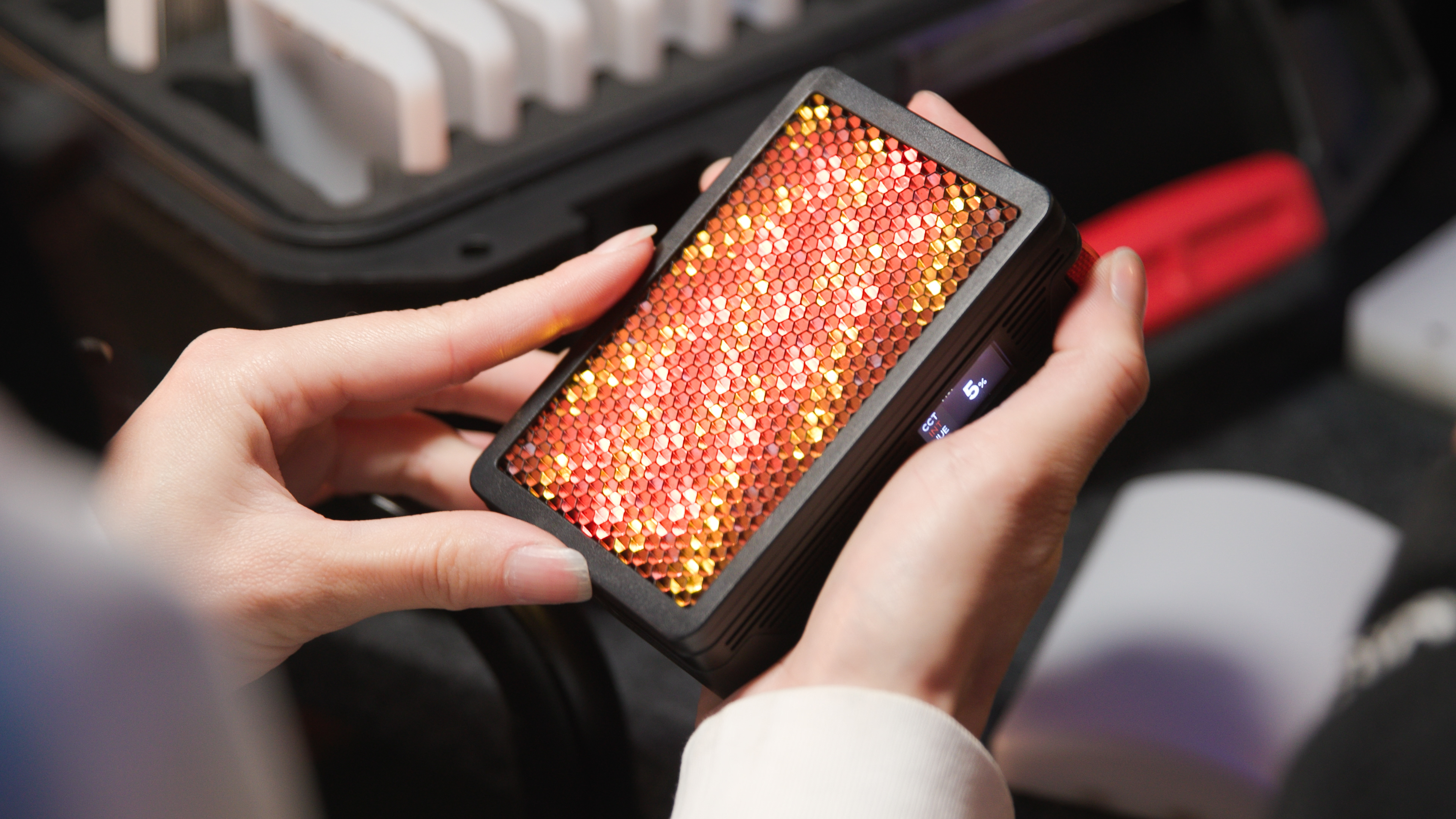 Aputure MC Pro 8-Light KIT  10