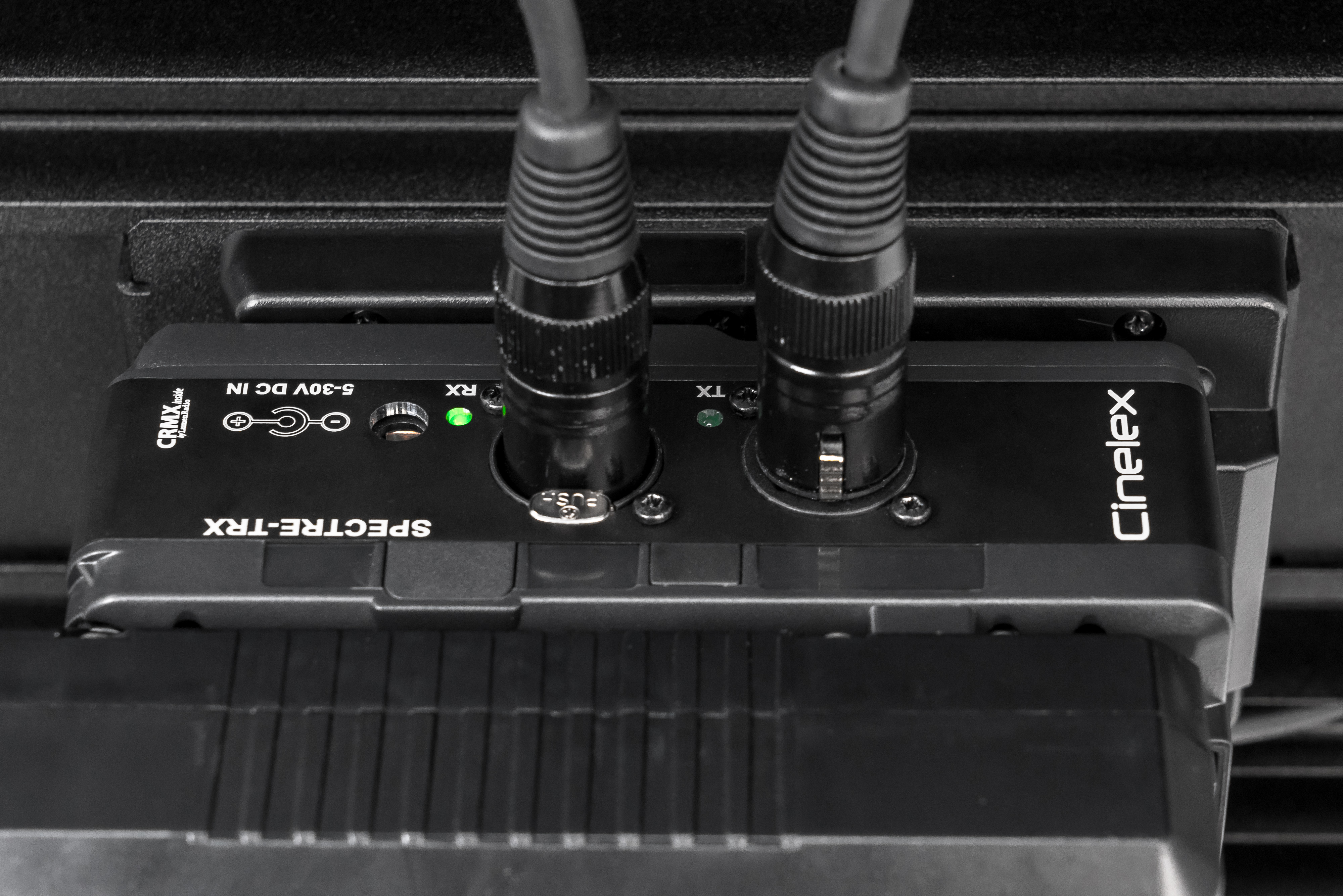 CINELEX TRX Wireless DMX Transmitter & Receiver (V-MOUNT) 8
