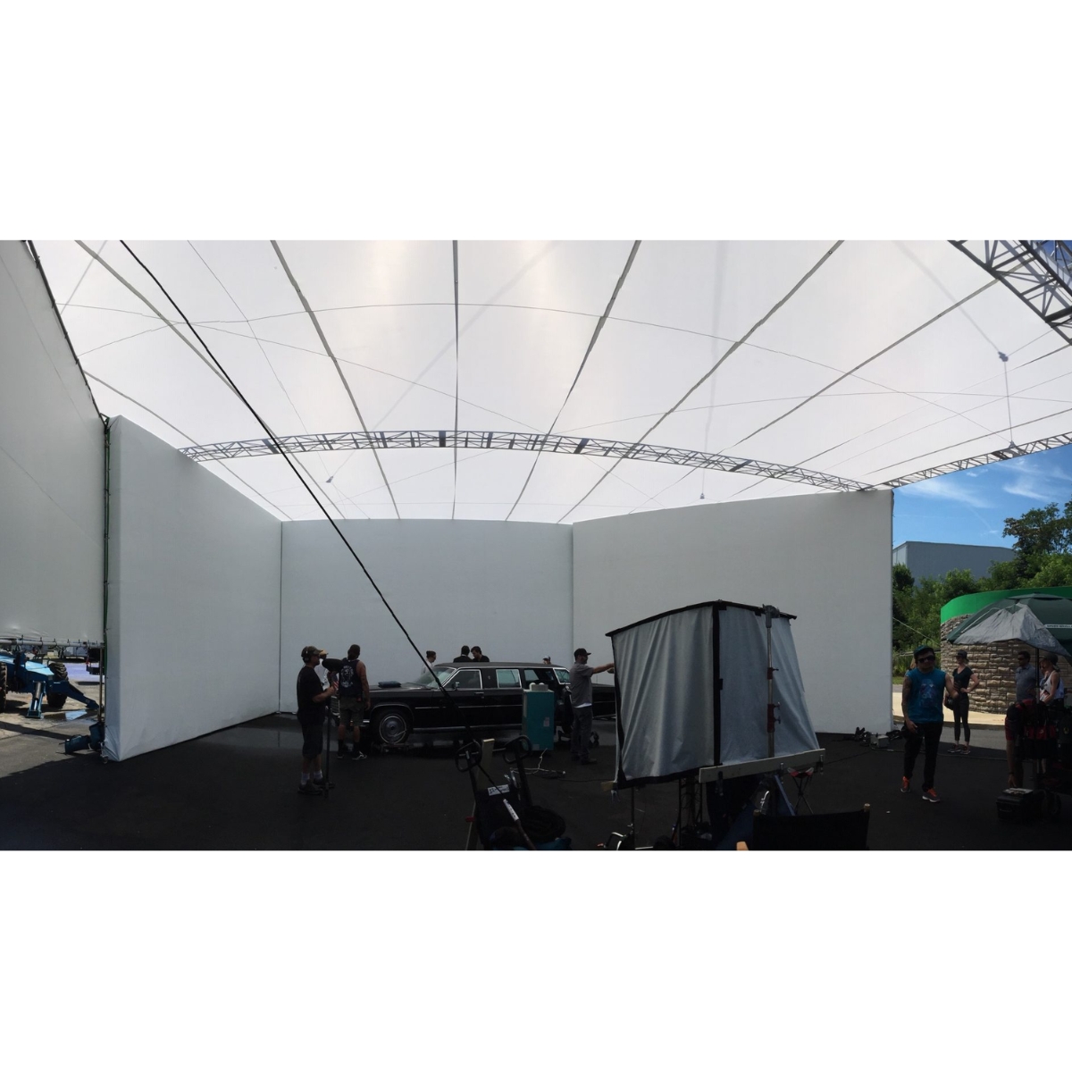 TRP Worldwide 20´ x 40´ Grid Cloth Full, White (Silent) 2 TRP Worldwide 20´ x 40´ Grid Cloth Full, White (Silent) 2
