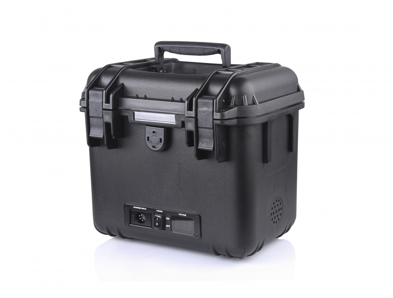 SWIT S-4030 4-Battery Power Station mit 2x24V output SWIT S-4030 4-Battery Power Station mit 2x24V output