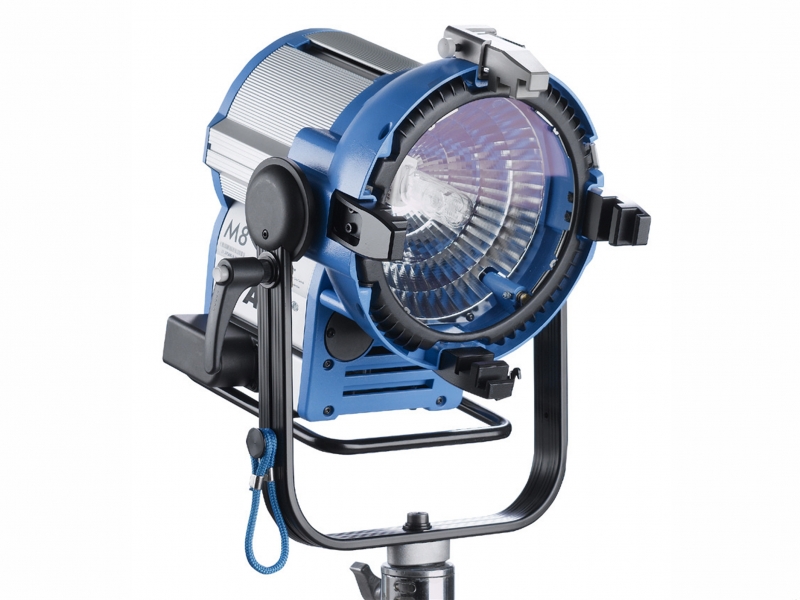 ARRI M8 Tageslicht Scheinwerfer, MAN, VEAM, blau-silber