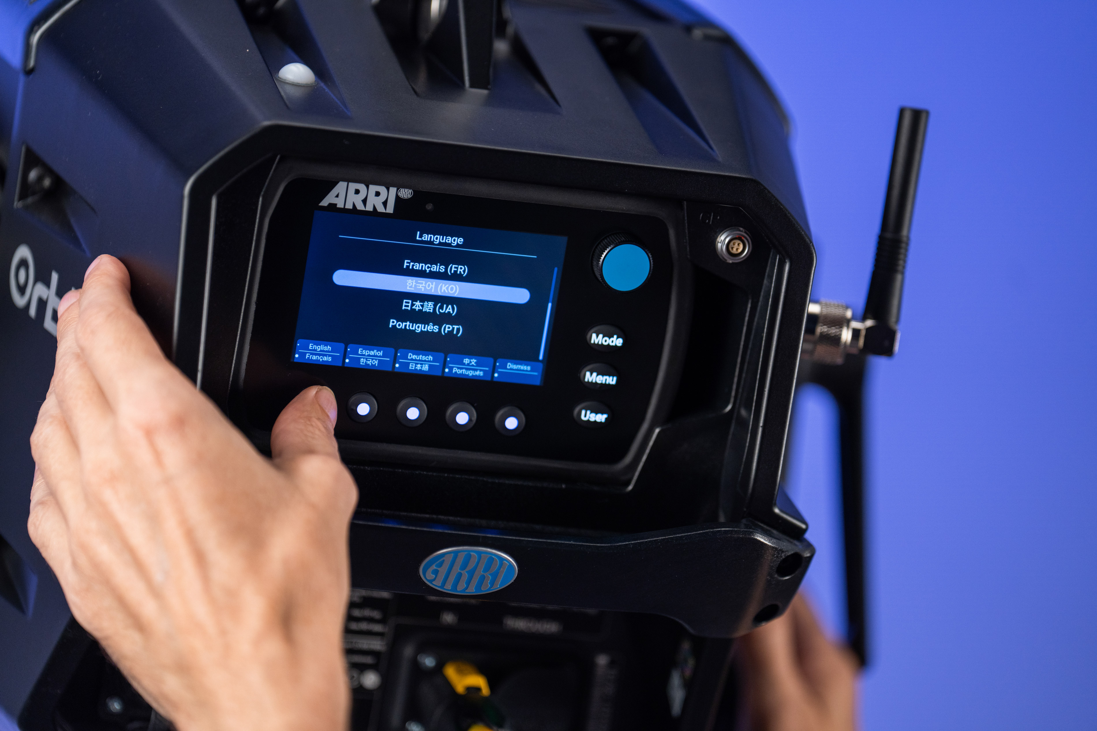 ARRI Orbiter Multifunktionaler LED Scheinwerfer 2